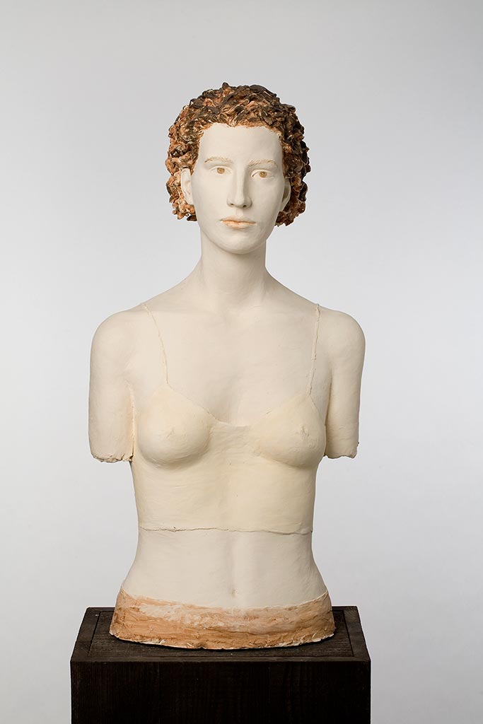Isabella, Terrakotta engobiert, 79x40x27 cm, 2004