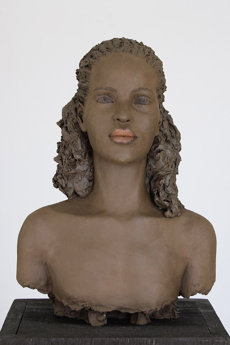 Nasim, Terrakotta engobiert, 44x32x26 cm, 2013